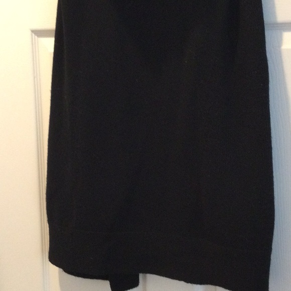 Theory sweater vest with rabbit collar detail - Picture 7 of 8